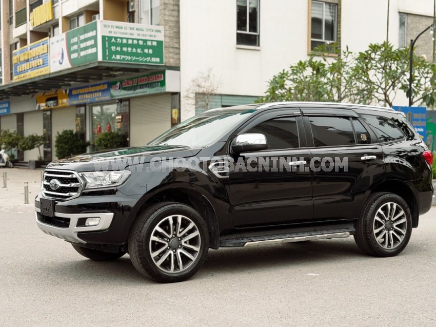 Ford Everest Titanium 2.0L 4x2 AT
