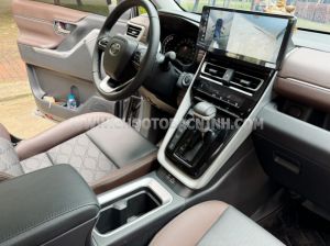 Xe Toyota Innova Cross 2.0V CVT 2025